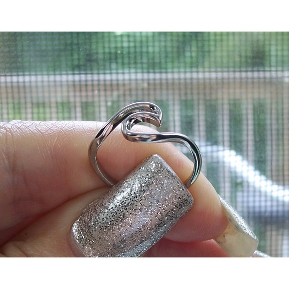 925 STERLING SILVER Ocean Wave High Polished Ring - Picture 6 of 13